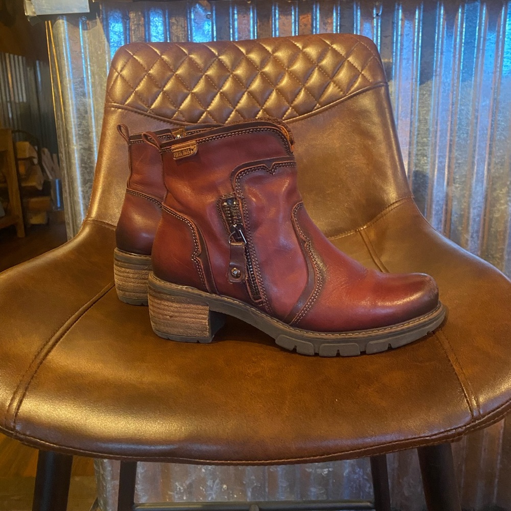 Pikolinos Women's Brown Leather Ankle Boots 36